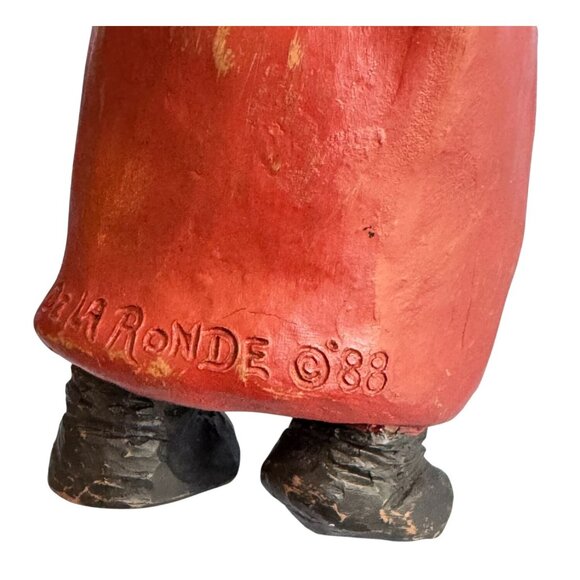 Vintage De La Ronde Folk Art Santa Claus Sculptured Figurine Signed 1988 7 1/8" - Picture 6 of 8